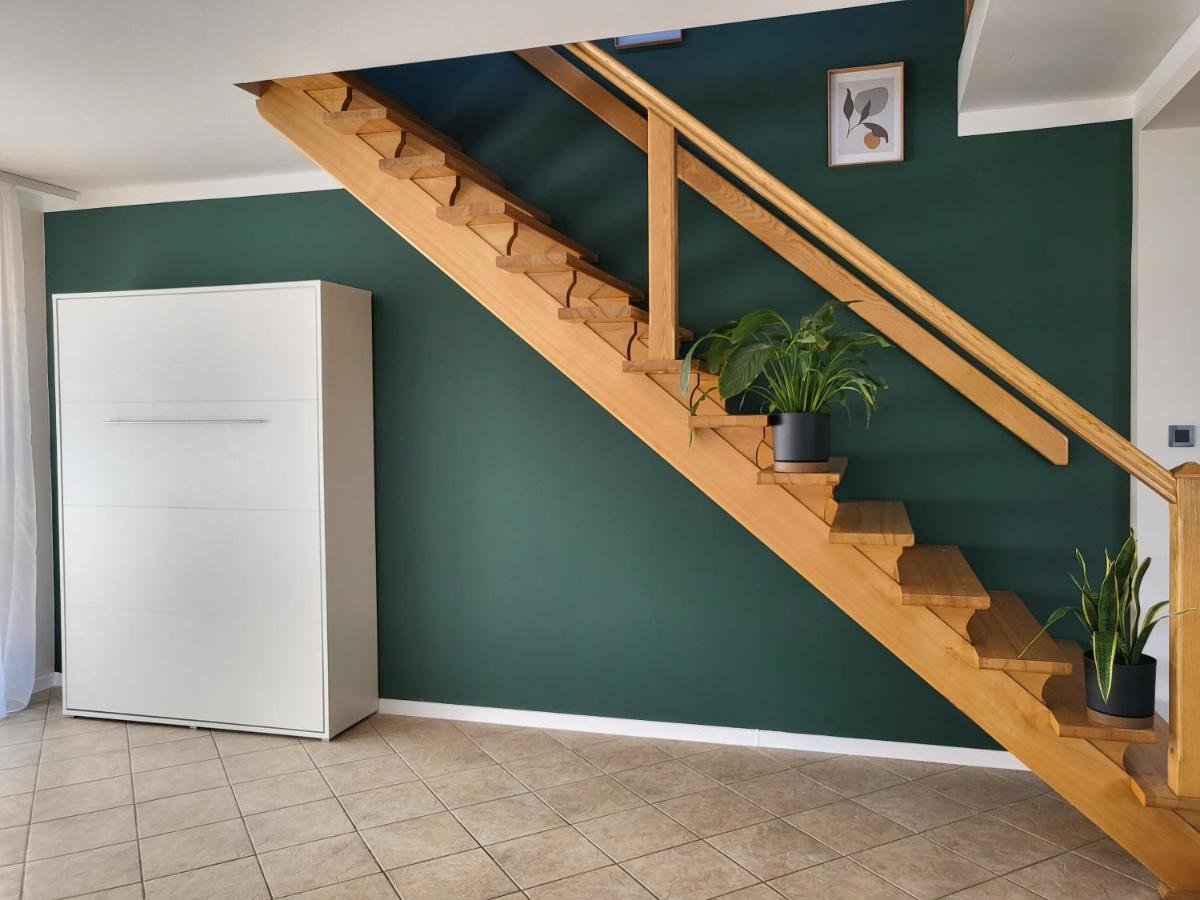 Apartment 17