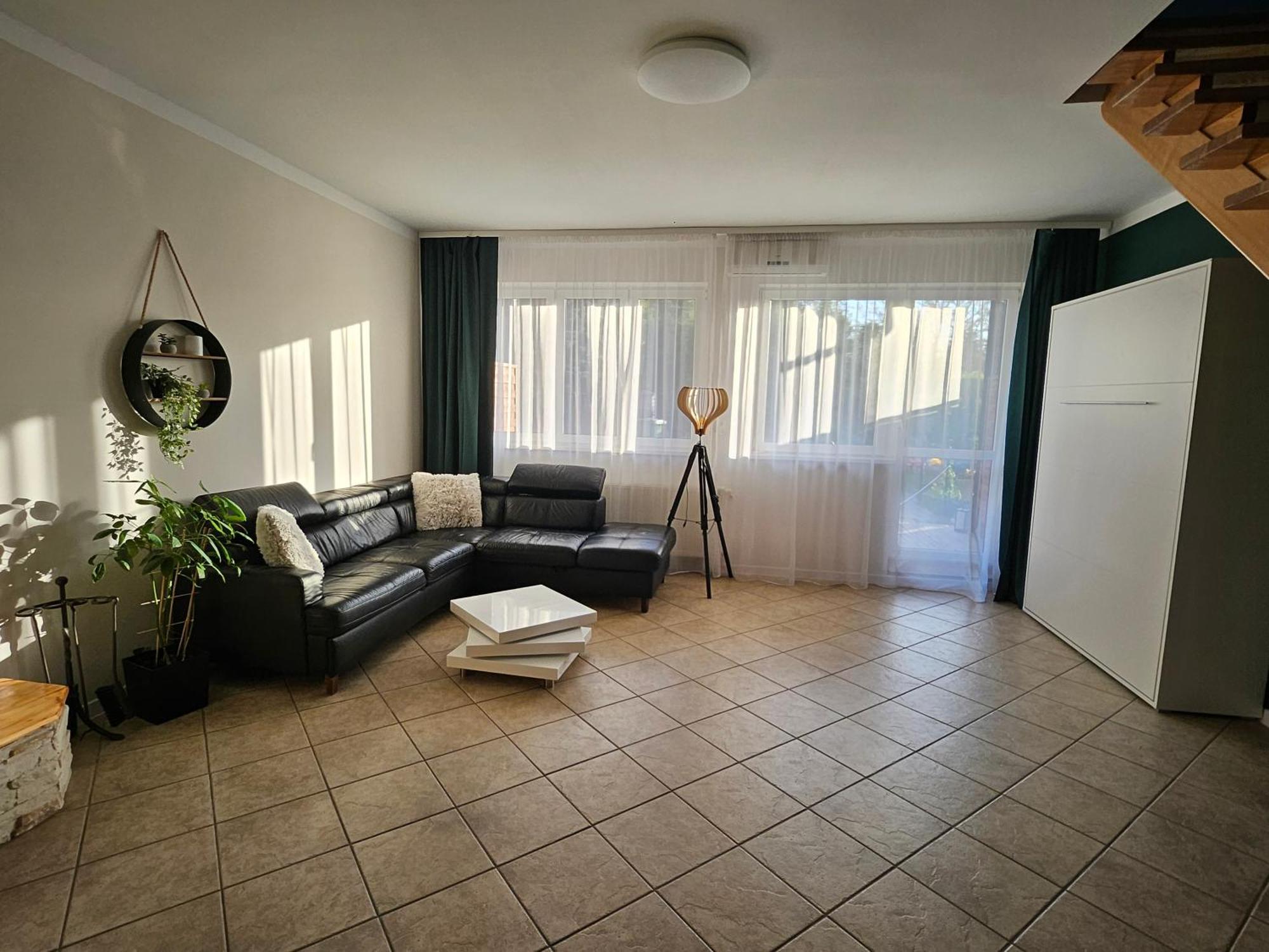 Apartment 17 *